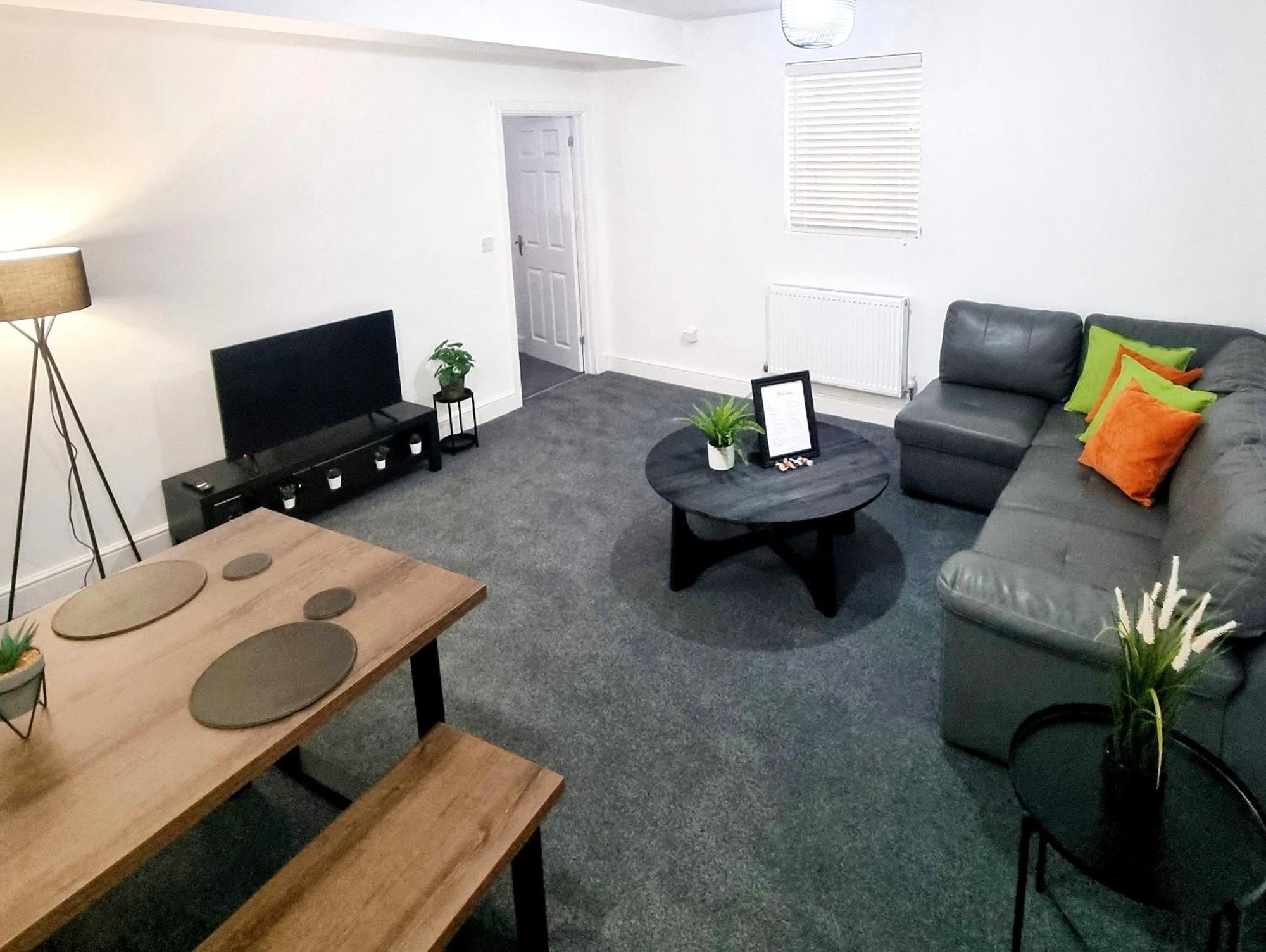 Stylish 2 Bed Apartment With Free Parking, Speed Wifi, Free Parking Colchester Esterno foto
