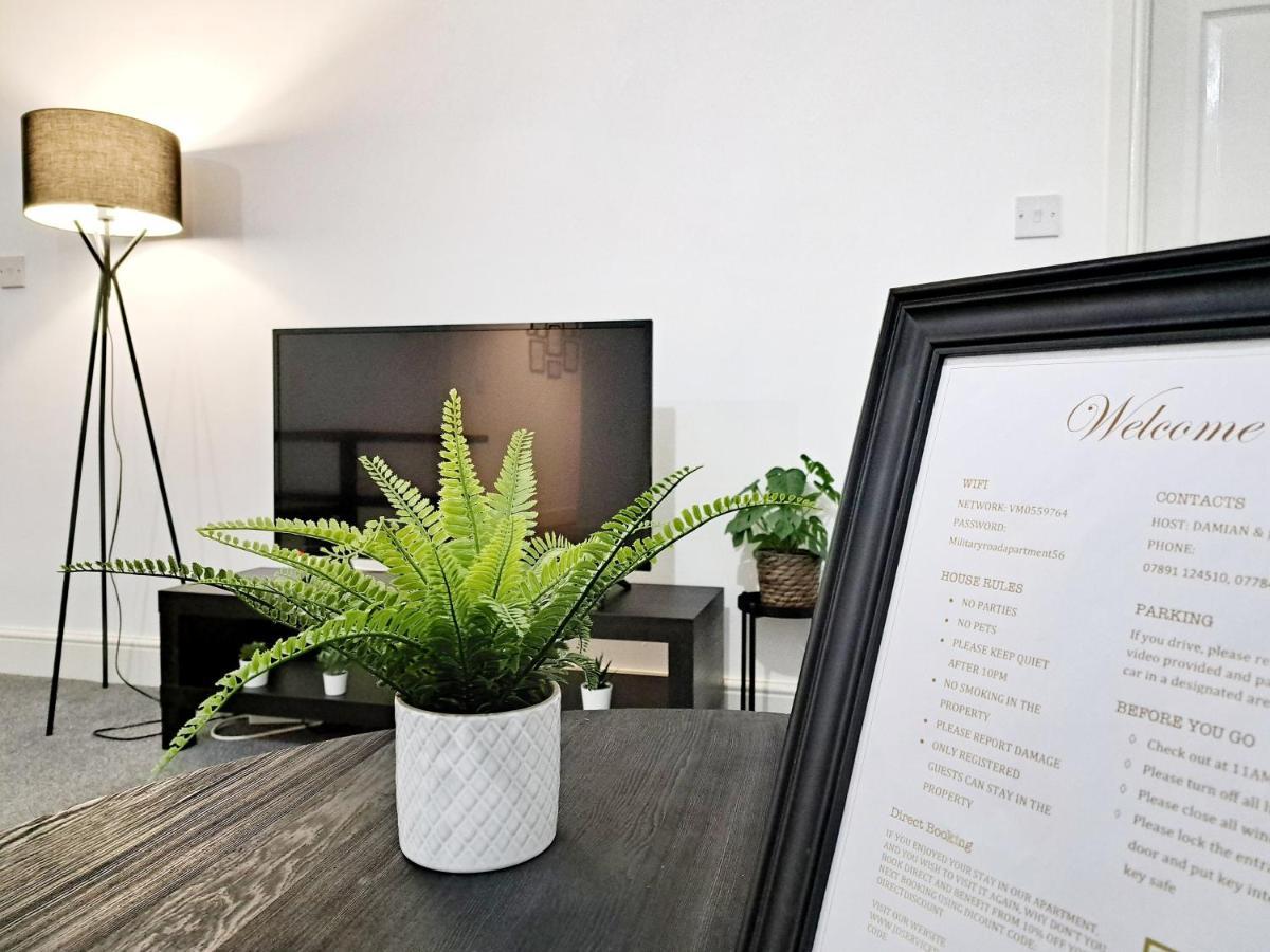 Stylish 2 Bed Apartment With Free Parking, Speed Wifi, Free Parking Colchester Esterno foto