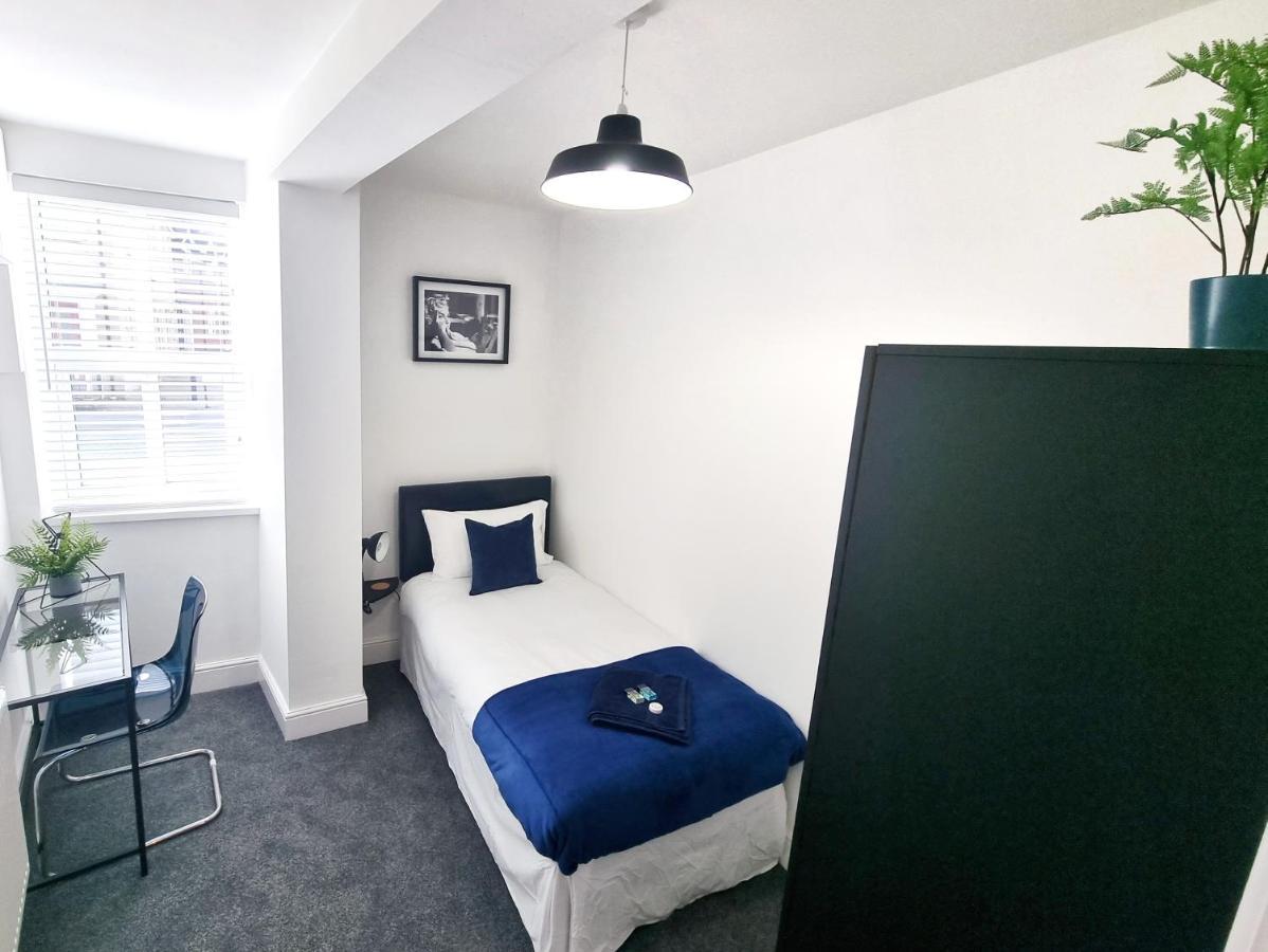Stylish 2 Bed Apartment With Free Parking, Speed Wifi, Free Parking Colchester Esterno foto