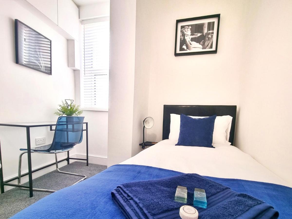 Stylish 2 Bed Apartment With Free Parking, Speed Wifi, Free Parking Colchester Esterno foto